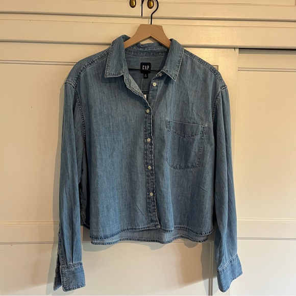 NWT Gap cropped denim shirt - Picture 1 of 6